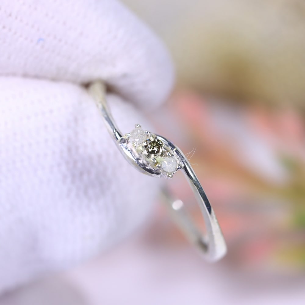 0.86g Natural Diamond Sterling Silver 925 Ring - Size US 6.25 - Total Diamond 0.08ct, 707D: Ksmith Heritage Auctioneers Subject: Natural Diamond Ring (925)