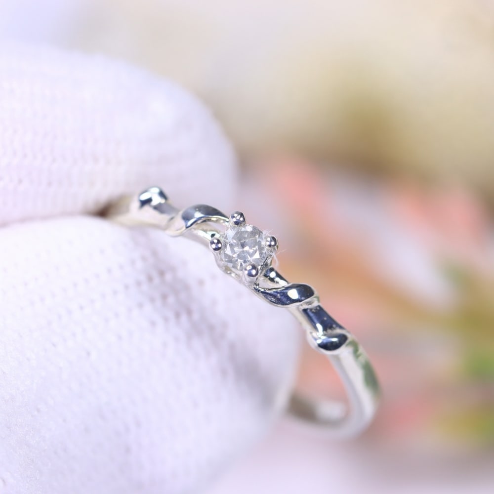 1.02g Natural Diamond Sterling Silver 925 Ring - Size US 6 - Total Diamond 0.08ct, 759D: Ksmith Heritage Auctioneers Subject: Natural Diamond Ring (925)