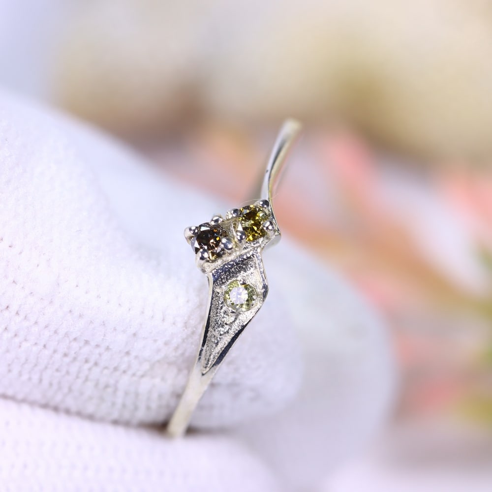 0.73g Natural Diamond Sterling Silver 925 Ring - Size US 6.25 - Total Diamond 0.09ct, 1073D: Ksmith Heritage Auctioneers Subject: Natural Diamond Ring (925)