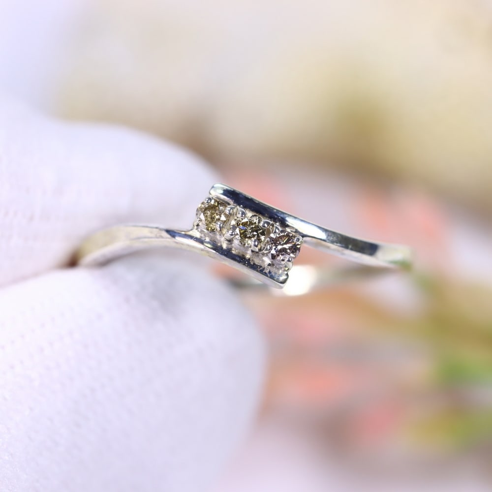 0.97g Natural Diamond Sterling Silver 925 Ring - Size US 6.25 - Total Diamond 0.08ct, 176D: Ksmith Heritage Auctioneers Subject: Natural Diamond Ring (925)