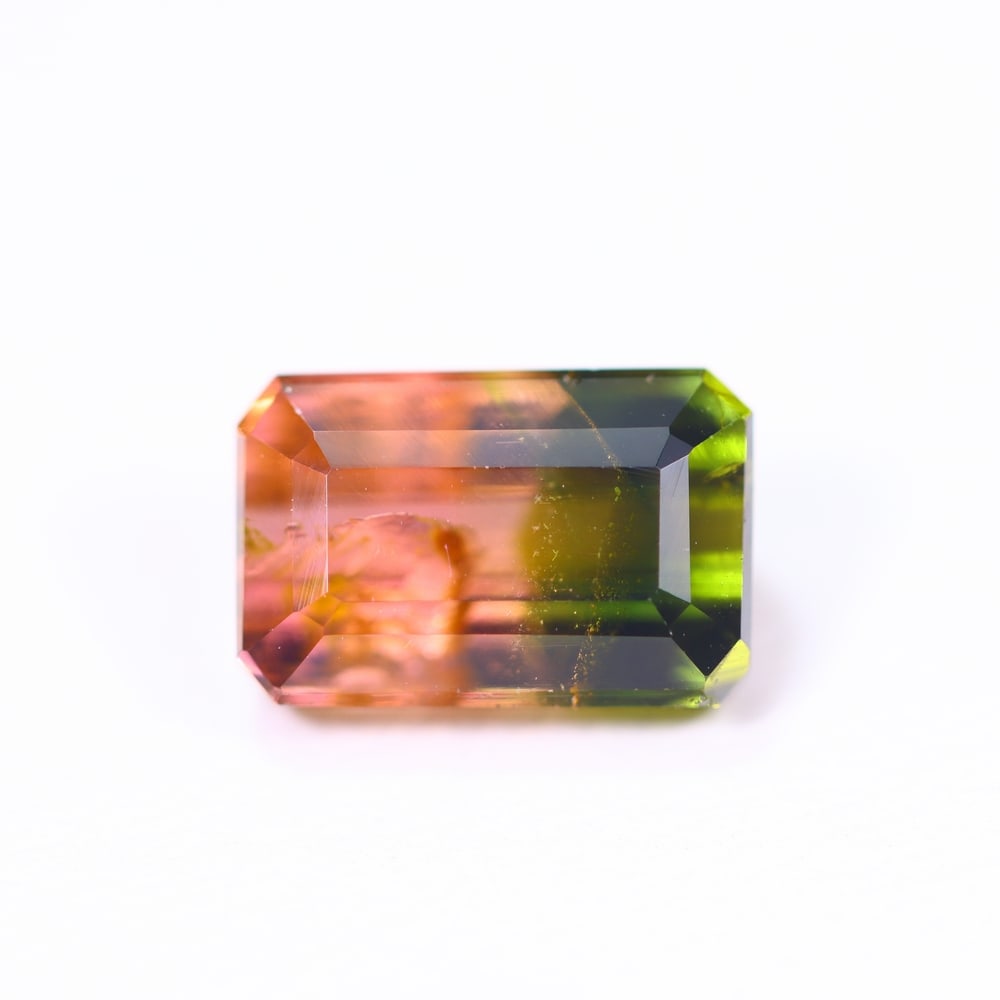 3.51cts Natural Watermelon Tourmaline - Bi-Colour Faceted Cut , 163E: Ksmith Heritage Auctioneers Subject: Natural Tourmaline Origin: Africa Carat Weight: 3.51 cts Dimension: 9.5x6.2x5.4 mm Type: Faceted, Polished