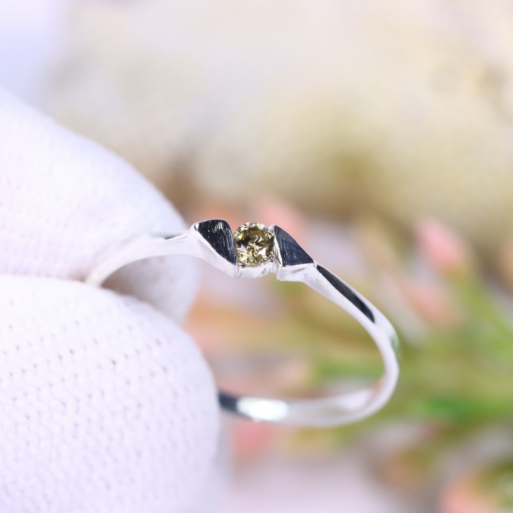 0.74g Natural Diamond Sterling Silver 925 Ring - Size US 5.5 - Total Diamond 0.06ct, 667D: Ksmith Heritage Auctioneers Subject: Natural Diamond Ring (925)