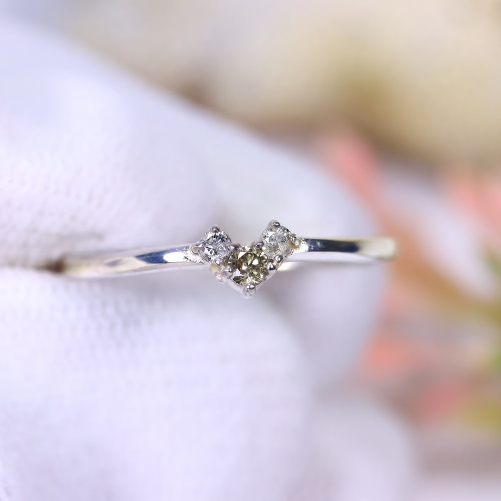 0.74g Natural Diamond Sterling Silver 925 Ring - Size US 6 - Total Diamond 0.10ct, 1037D: Ksmith Heritage Auctioneers Subject: Natural Diamond Ring (925)