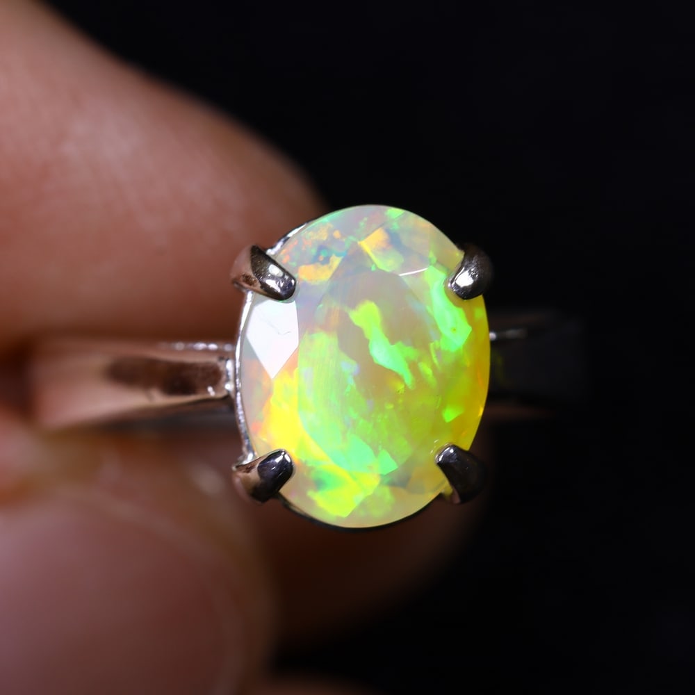 3.28g Natural Opal Stone Sterling Silver 925 Ring (Adjustable) , 962E: Ksmith Heritage Auctioneers Subject: Natural Ethiopian Opal Ring (Silver 925) Origin: Ethiopia Ring Size : Free size, Adjustable (middle size at US 6) Stone Dimension: 11x8mm Treatmen