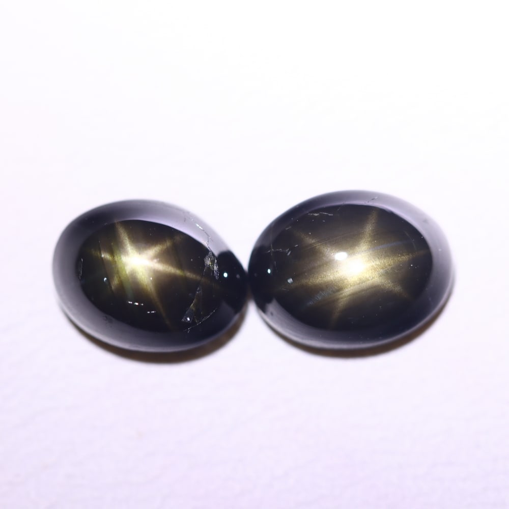 *4.96Ct 6 Rays Black Star Sapphire Set - Polished Cabochon , 964E: Ksmith Heritage Auctioneers Subject: Natural 6 Rays Star Sapphire Origin: Myanmar Carat Weight: 4.96Ct Dimension: 8.2x6.2x4.4 mm Treatment: Diffusion Type: Cabochon, Polis