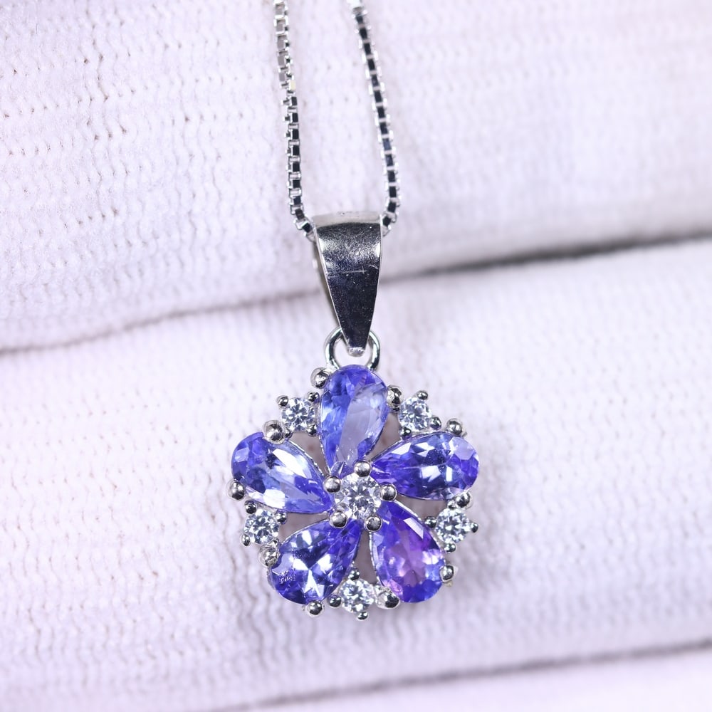 18inches Necklace Tanzanite - 925 Sterling Silver - Plated 14K White Gold , 739E: Ksmith Heritage Auctioneers Subject: Natural Tanzanite & Simulated CZ Origin: Thailand Carat Weight: 2.4g Dimension: Gemstone 3x5mm Type: Necklace