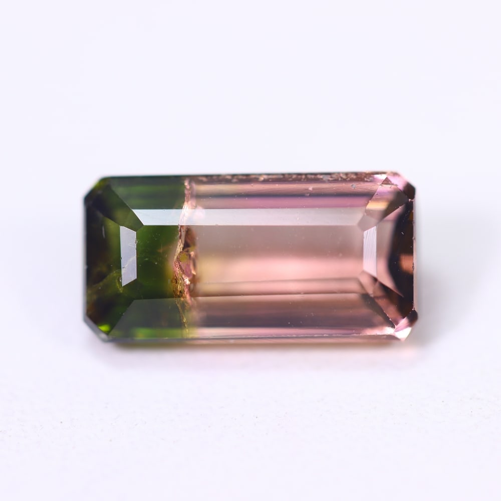 2.62cts Natural Watermelon Tourmaline - Bi-Colour Faceted Cut, 913B: Ksmith Heritage Auctioneers Subject: Natural Tourmaline Origin: Africa Carat Weight: 2.62cts Dimension: 11x5.5x4.4 mm Type: Faceted, Polished