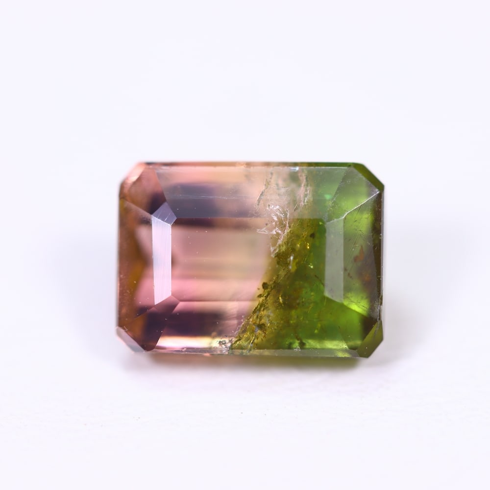 2.87cts Natural Watermelon Tourmaline - Bi-Colour Faceted Cut, 494B: Ksmith Heritage Auctioneers Subject: Natural Tourmaline Origin: Africa Carat Weight: 2.87cts Dimension: 8.8x6.4x5.2 mm Type: Faceted, Polished