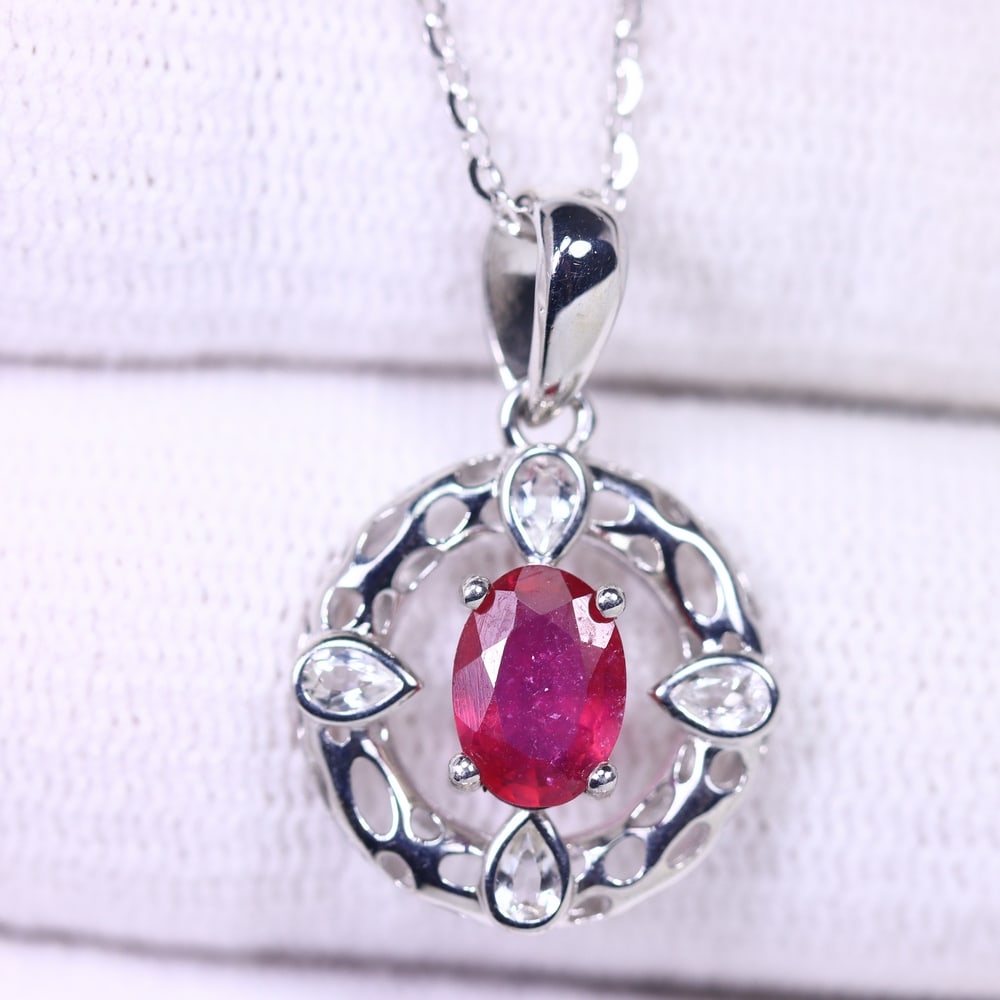 18inches Necklace Ruby & White Topaz - 925 Sterling Silver , 735E: Ksmith Heritage Auctioneers Subject: Natural Ruby & White Topaz Origin: Thailand Carat Weight: 2.61g Dimension: Gemstone 5x7mm Type: Necklace