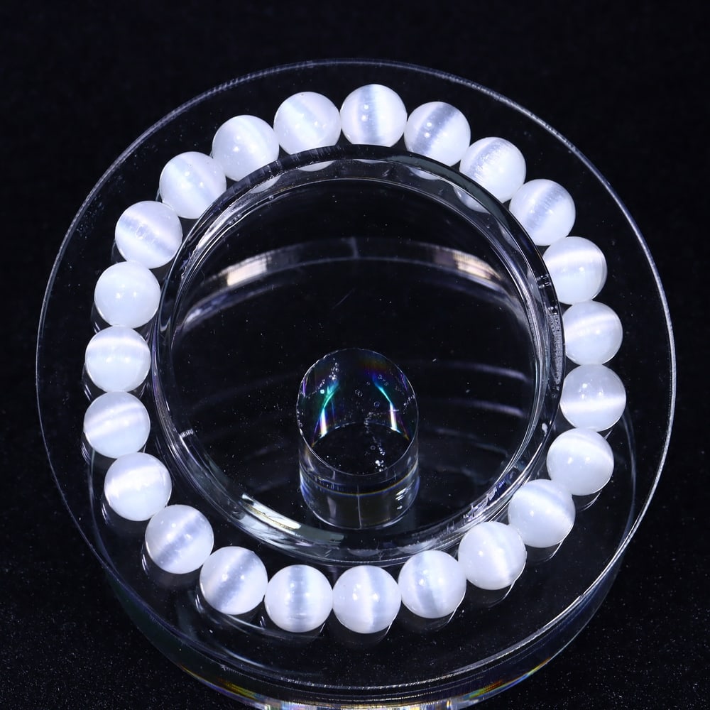 *15.50g Selenite Bracelet - Polished Beads , 63E: Ksmith Heritage Auctioneers Subject: Natural Selenite Carat Weight: 15.5g