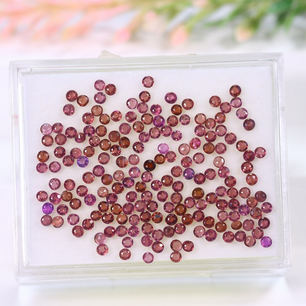 *9.25Ct Calibrated 1.9mm Red Ruby - Polished Faceted , 593B: Ksmith Heritage Auctioneers Subject: Natural Ruby Origin: Burma Carat Weight: 9.25Ct Dimension: 1.9x1.9x0.9 mm Treatment: Heated Type: Faceted, Polished