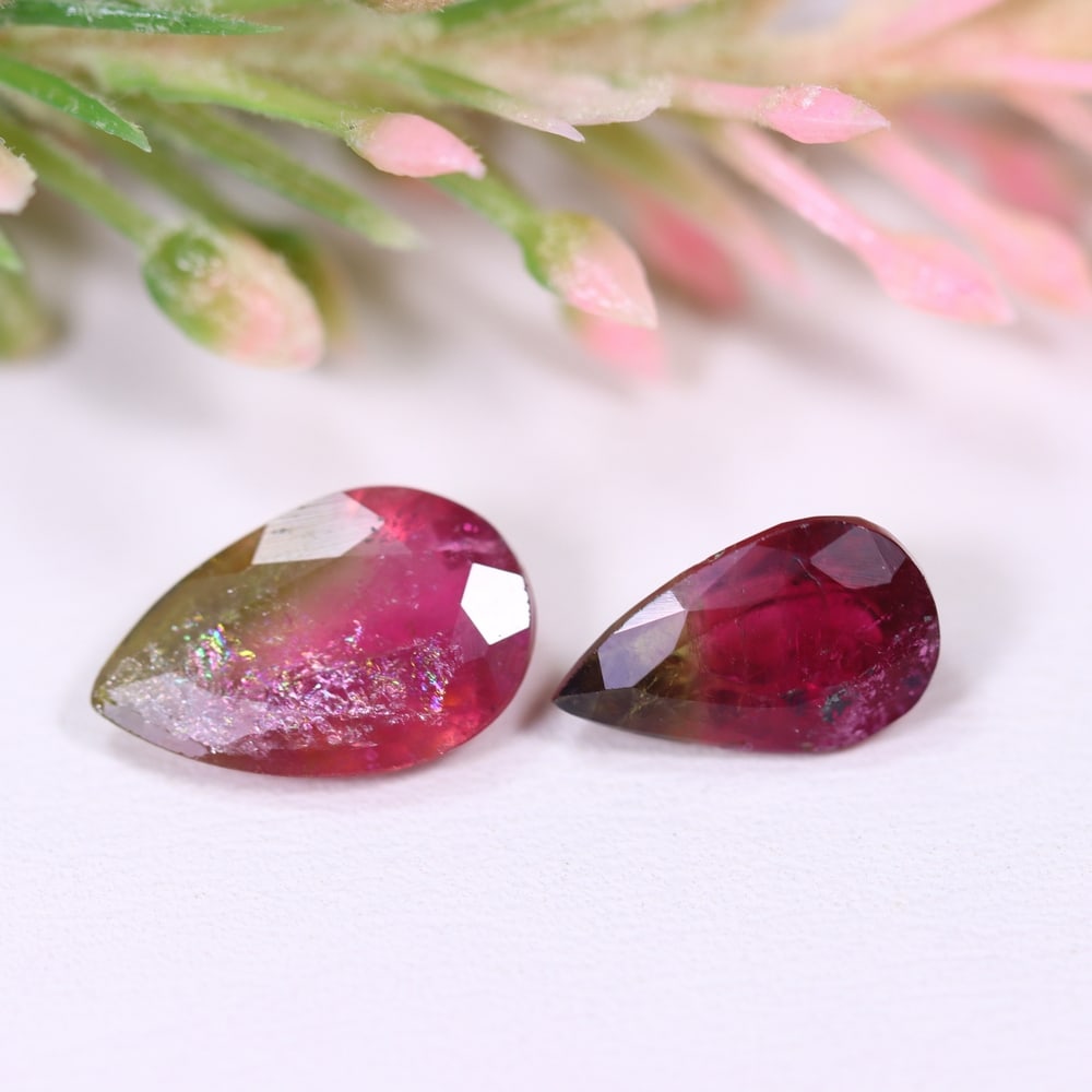 4.44cts Natural Watermelon Tourmaline Set - Bi-Colour Faceted Cut , 835E: Ksmith Heritage Auctioneers Subject: Natural Tourmaline Origin: Africa Carat Weight: 4.44 cts Dimension: 12.2x7.7x3.5 mm Type: Faceted, Polished