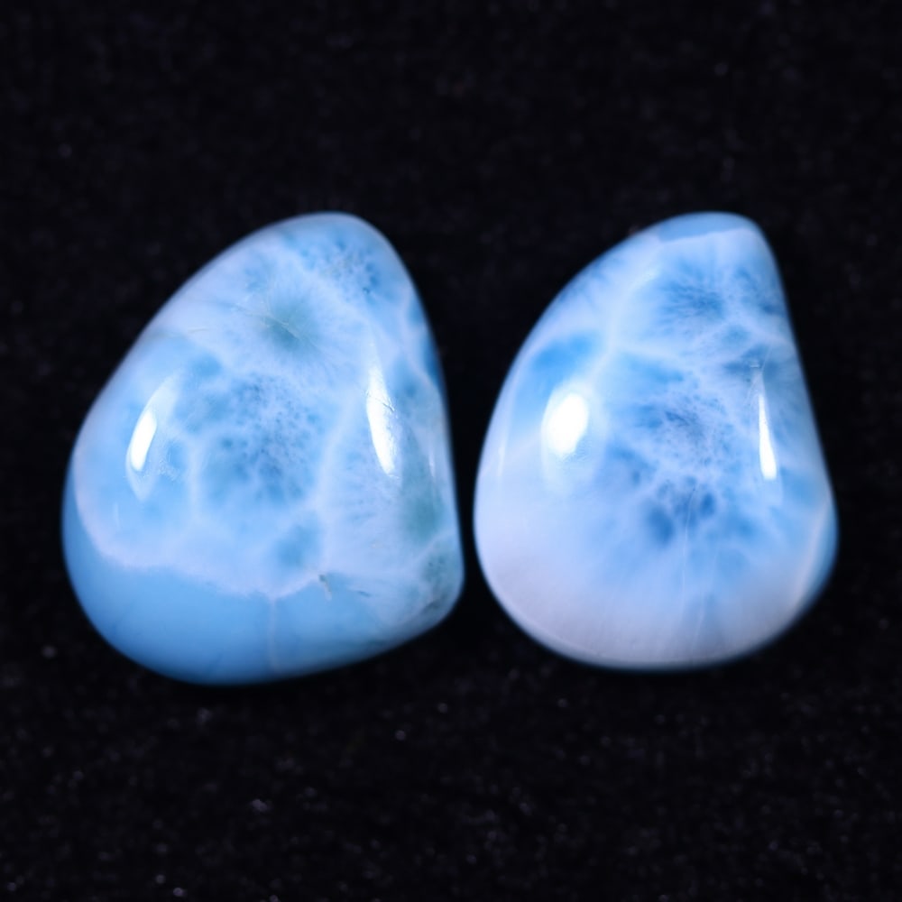 *32.31cts Natural Larimar Set - Polished Cabochon , 108E: Ksmith Heritage Auctioneers Subject: Natural Larimar Carat Weight: 32.31 cts Dimension: 18.3x14.4x6.1 mm Type: Cabochon, Polished