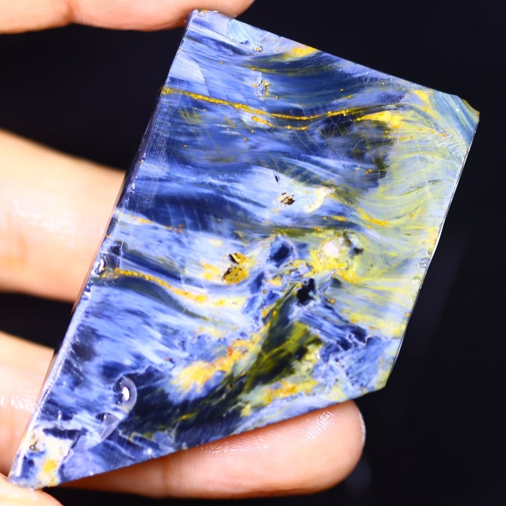 97.29Ct Pietersite Slab - Gemstone Crystal - Freeform Slice, 760B: Ksmith Heritage Auctioneers Subject: Natural Pietersite Origin: Namibia, South Africa Carat Weight: 97.29Ct Dimension: 59.4 x 36 x 5.1 mm Treatment: Natural Untreated Shape: Fr