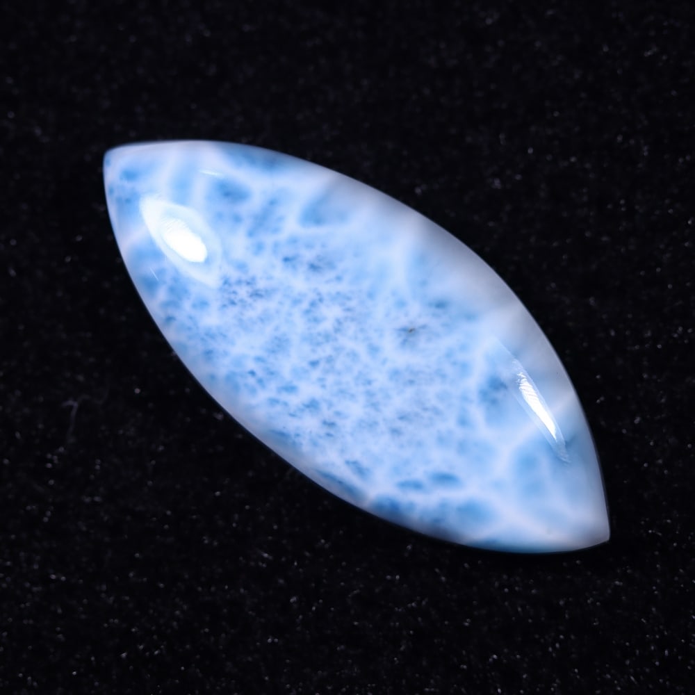 *27.81cts Natural Larimar - Polished Cabochon , 33E: Ksmith Heritage Auctioneers Subject: Natural Larimar Carat Weight: 27.81 cts Dimension: 33.8x15x6.5 mm Type: Cabochon, Polished