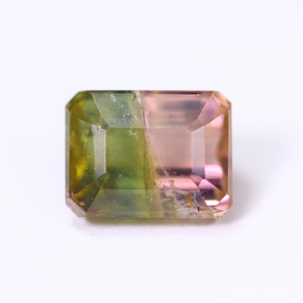 3.32cts Natural Watermelon Tourmaline - Bi-Colour Faceted Cut, 719B: Ksmith Heritage Auctioneers Subject: Natural Tourmaline Origin: Africa Carat Weight: 3.32cts Dimension: 8.9x6.8x5.8 mm Type: Faceted, Polished