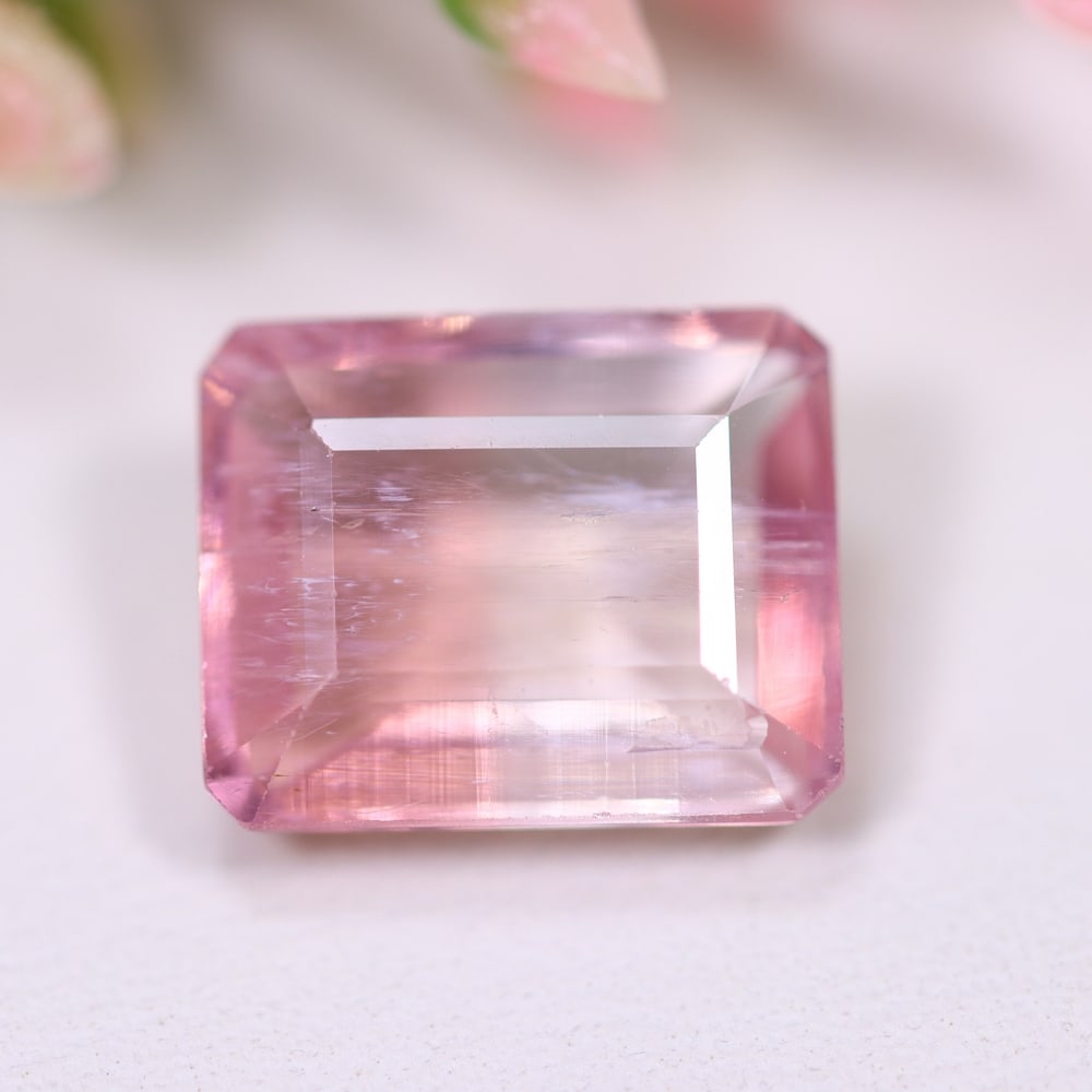 4.03cts Natural Watermelon Tourmaline - Bi-Colour Faceted Cut , 846E: Ksmith Heritage Auctioneers Subject: Natural Tourmaline Origin: Africa Carat Weight: 4.03 cts Dimension: 10.4x8.5x4.8 mm Type: Faceted, Polished
