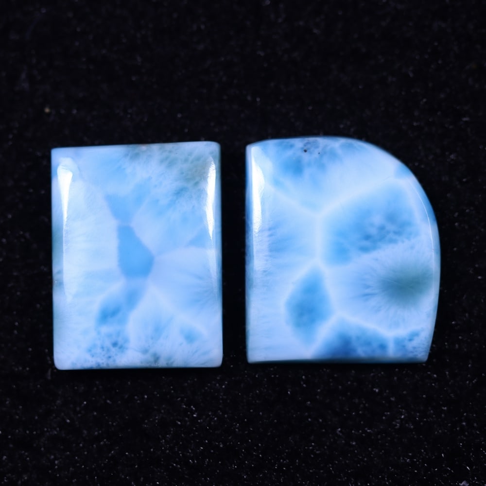 *20.03cts Natural Larimar Set - Polished Cabochon , 71E: Ksmith Heritage Auctioneers Subject: Natural Larimar Origin: Dominican Republic Carat Weight: 20.03 cts Dimension: 17.6x13.3x3.8 mm Type: Cabochon, Polished