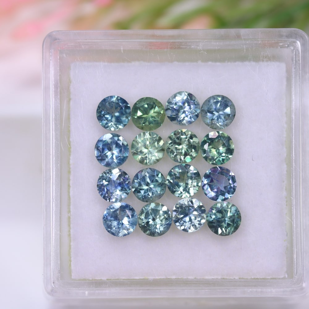 *3.43Ct 16pcs Australian Blue Sapphire Calibrated 3.6mm Set - Polished Faceted , 815E: Ksmith Heritage Auctioneers Subject: Natural Sapphire (Without box) Origin: Australia Treatment: Heated Shape: Round Type: Faceted, Diamond Cut