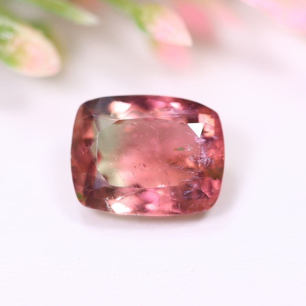 3.93cts Natural Watermelon Tourmaline - Bi-Colour Faceted Cut , 616E: Ksmith Heritage Auctioneers Subject: Natural Tourmaline Origin: Africa Carat Weight: 3.93 cts Dimension: 10.5x8.3x5.3 mm Type: Faceted, Polished