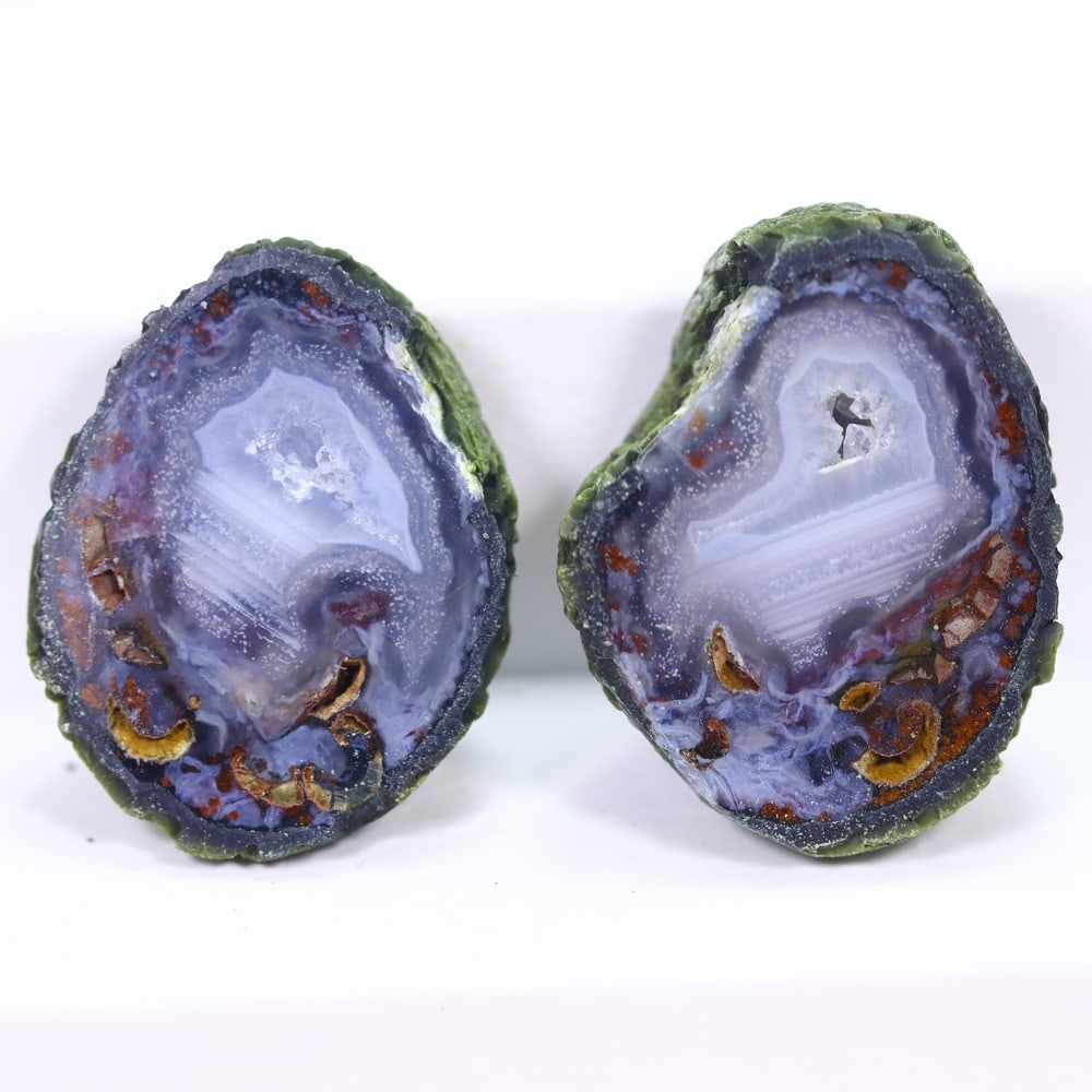 8.14g Mexican Geode Druzy - Mineral Rough , 378E: Ksmith Heritage Auctioneers Subject: Natural Mexican Geode Druzy Origin: Mexico Carat Weight: 8.14g Dimension: 21x17 mm Treatment: Natural Untreated Shape: Freeform