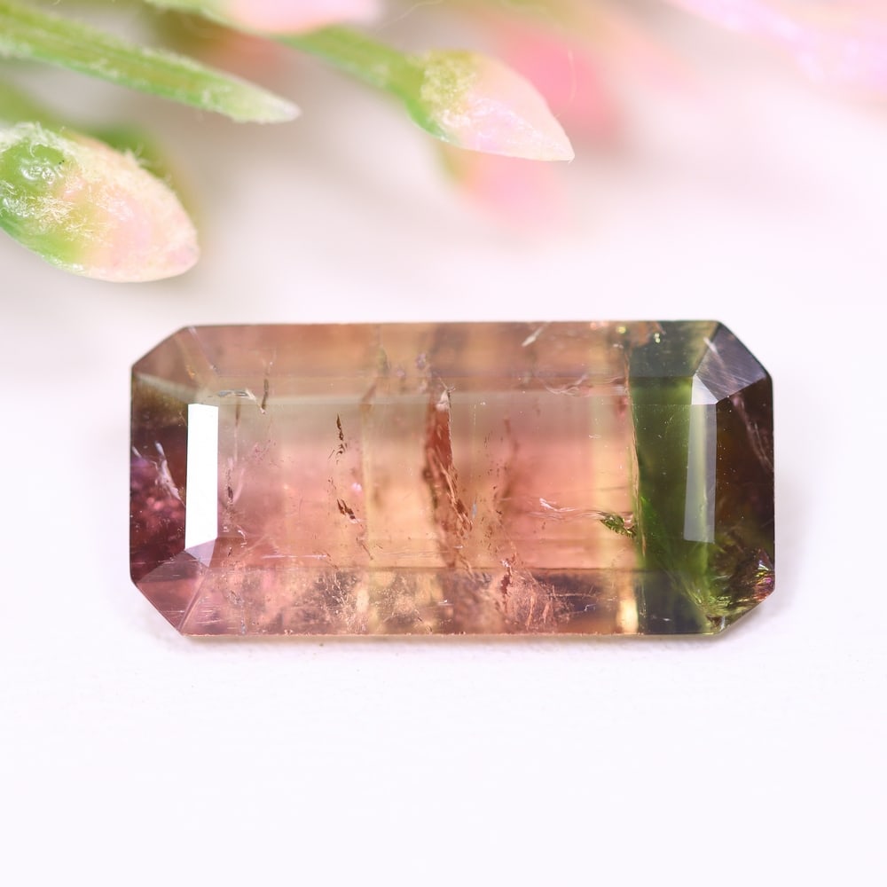 3.42cts Natural Watermelon Tourmaline - Bi-Colour Faceted Cut , 419E: Ksmith Heritage Auctioneers Subject: Natural Tourmaline Origin: Africa Carat Weight: 3.42 cts Dimension: 15.3x7.5x3.4 mm Type: Faceted, Polished