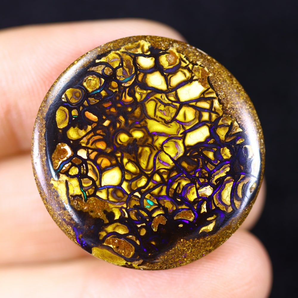 *30Ct Boulder Opal - Australian Opal , 494E: Ksmith Heritage Auctioneers Subject: Natural Boulder Opal Origin: Australia Carat Weight: 30Ct Dimension: 28.5x28.4x4.5 mm Treatment: Natural Untreated Type: Cabochon, Pol