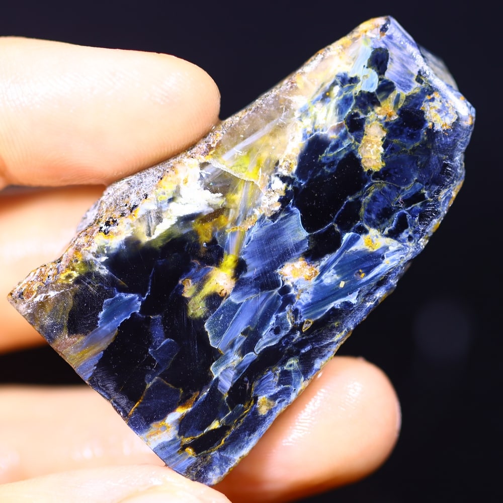 68.62Ct Pietersite Slab - Gemstone Crystal - Freeform Slice , 642E: Ksmith Heritage Auctioneers Subject: Natural Pietersite Origin: Namibia, South Africa Carat Weight: 68.62Ct Dimension: 48.1 x 28.3 x 5.2mm Treatment: Natural Untreated Shape:<