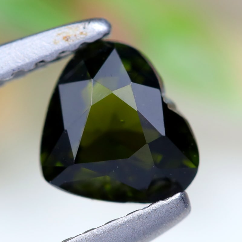 Tourmaline 0.75Ct Heart Cut Natural Mozambique Green Tourmaline, 1181B: Ksmith Jewels Global Welcome to our auction house, today auction brought to you by Ksmith Jewels Global based in Penang, Malaysia specialize in all kinds of opal and color gemstone both in manufacturi