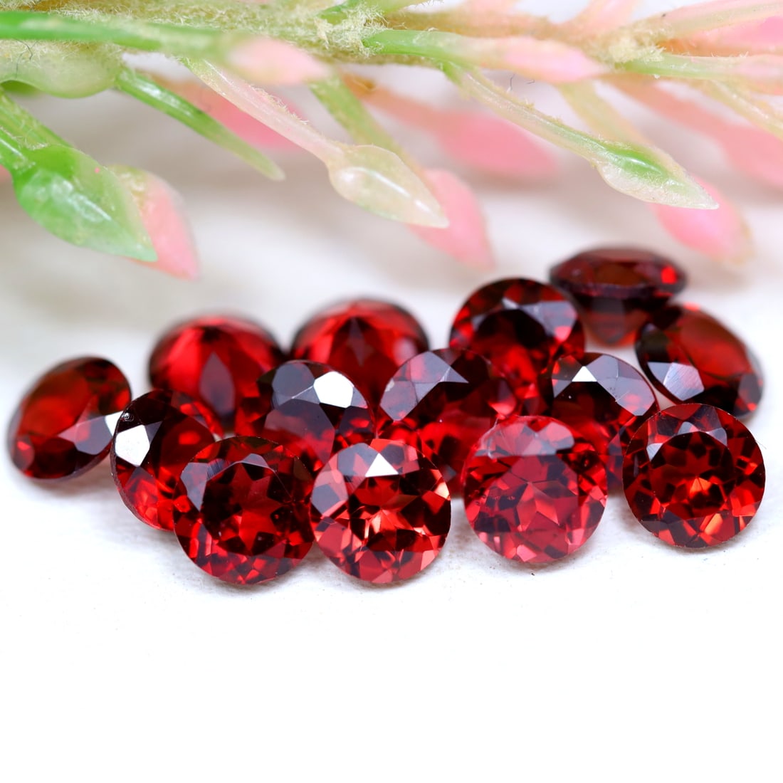 6.33Ct Natural Orange Red Garnet Lot Round Faceted for Jewelry Making, 896B: Ksmith Jewels Global Welcome to our auction house, today auction brought to you by Ksmith Jewels Global based in Penang, Malaysia specialize in all kinds of opal and color gemstone both in manufacturi