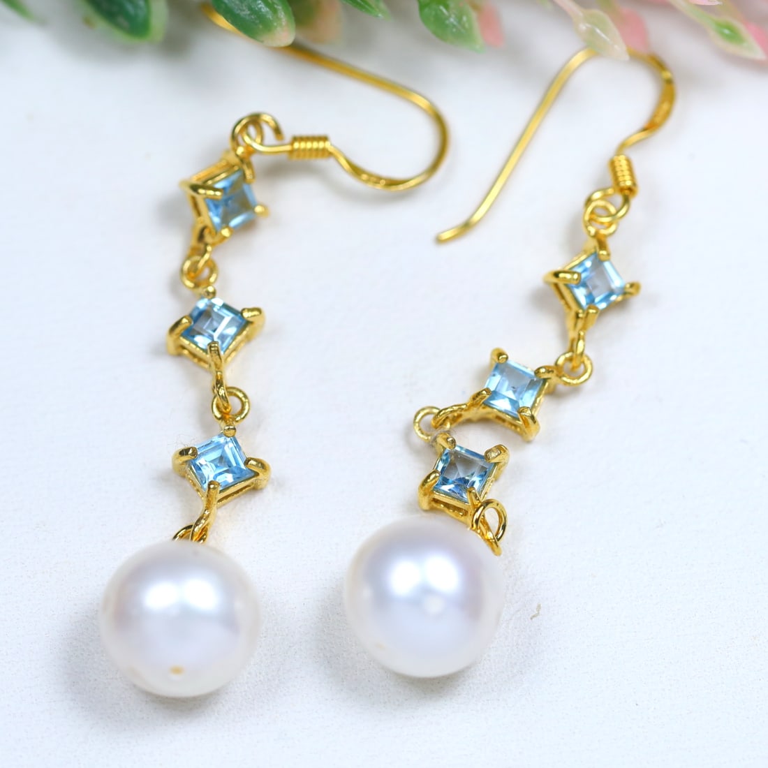 24.37Cts Natural 925 Sterling Silver 10 MM. White Pearl & Swiss Blue Topaz Earrings, 519B: Ksmith Jewels Global Welcome to our auction house, today auction brought to you by Ksmith Jewels Global based in Penang, Malaysia specialize in all kinds of opal and color gemstone both in manufacturi