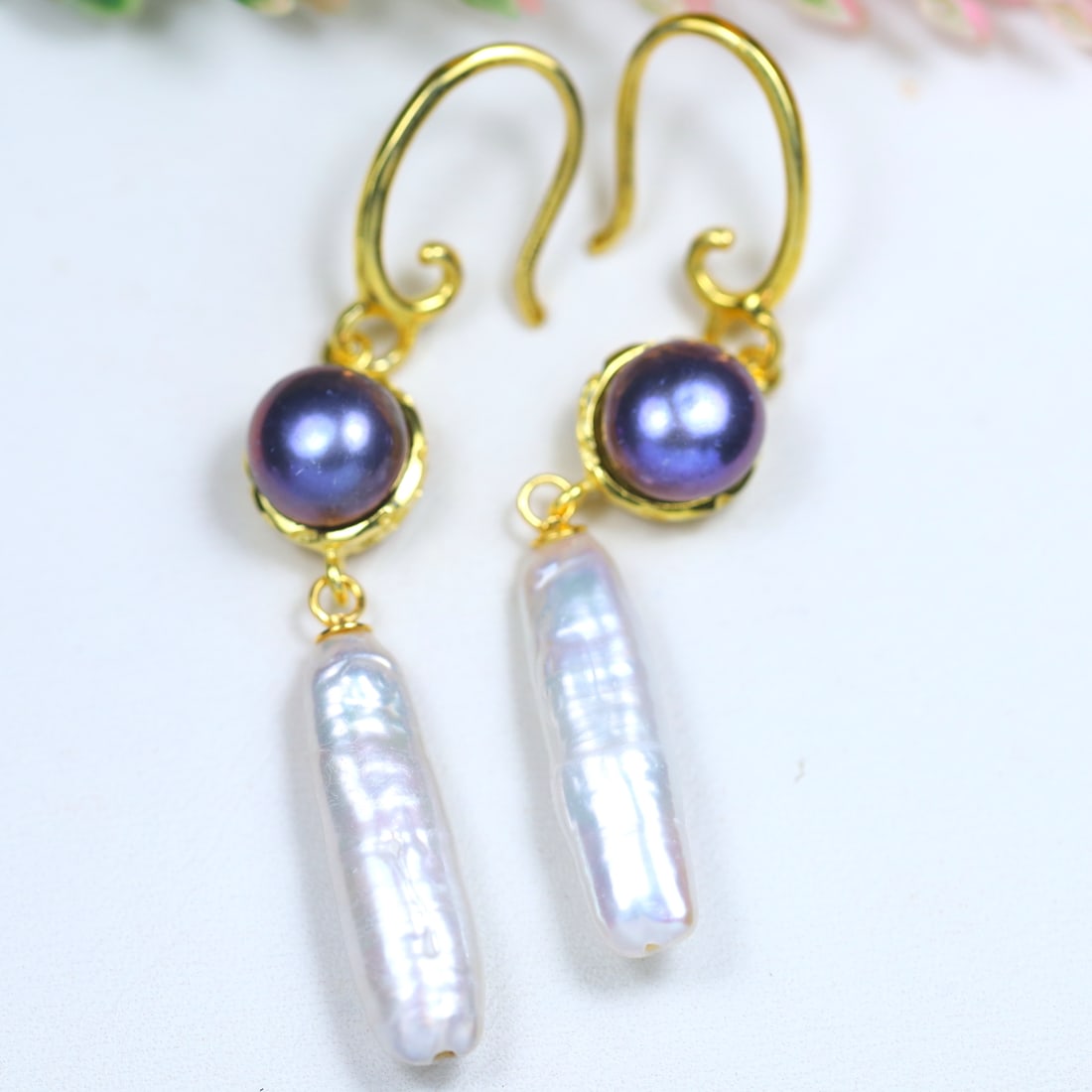 37.45Cts Natural 925 Sterling Silver 10 MM. White Pearl & Swiss Blue Topaz Earrings, 204B: Ksmith Jewels Global Welcome to our auction house, today auction brought to you by Ksmith Jewels Global based in Penang, Malaysia specialize in all kinds of opal and color gemstone both in manufacturi