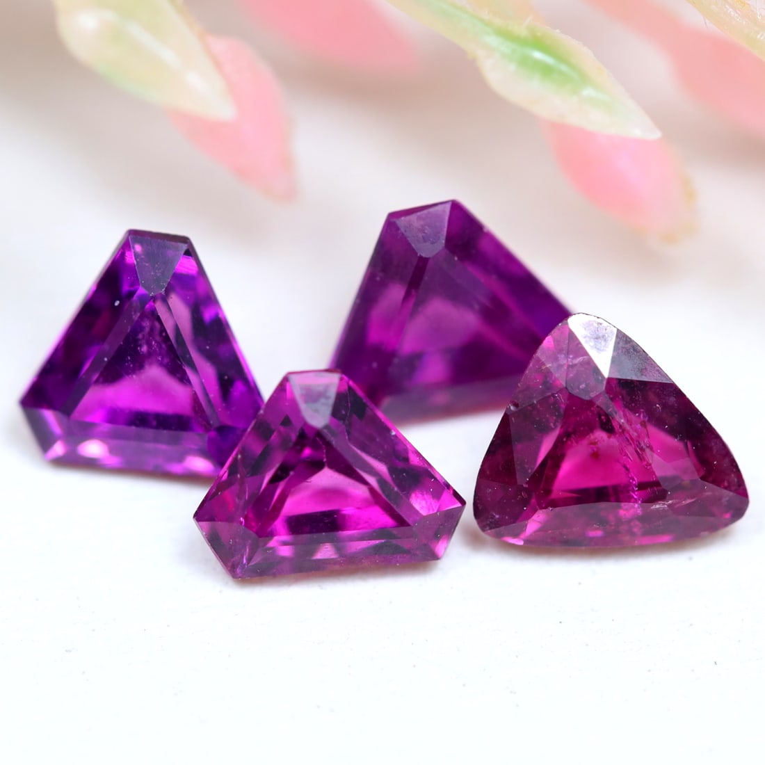 2.35Ct Natural Fancy Cut Purplish Rhodolite Garnet for Jewelry Making Lots, 1173B: Ksmith Jewels Global Welcome to our auction house, today auction brought to you by Ksmith Jewels Global based in Penang, Malaysia specialize in all kinds of opal and color gemstone both in manufacturi