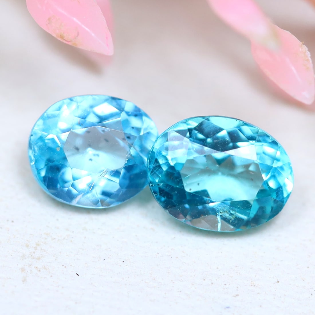 Apatite 1.05Ct Natural Unheated Blue Apatite Madagascar For Jewelry Making, 9MZ: Ksmith Jewels Global Welcome to our auction house, today auction brought to you by Ksmith Jewels Global based in Penang, Malaysia specialize in all kinds of opal and color gemstone both in manufacturi