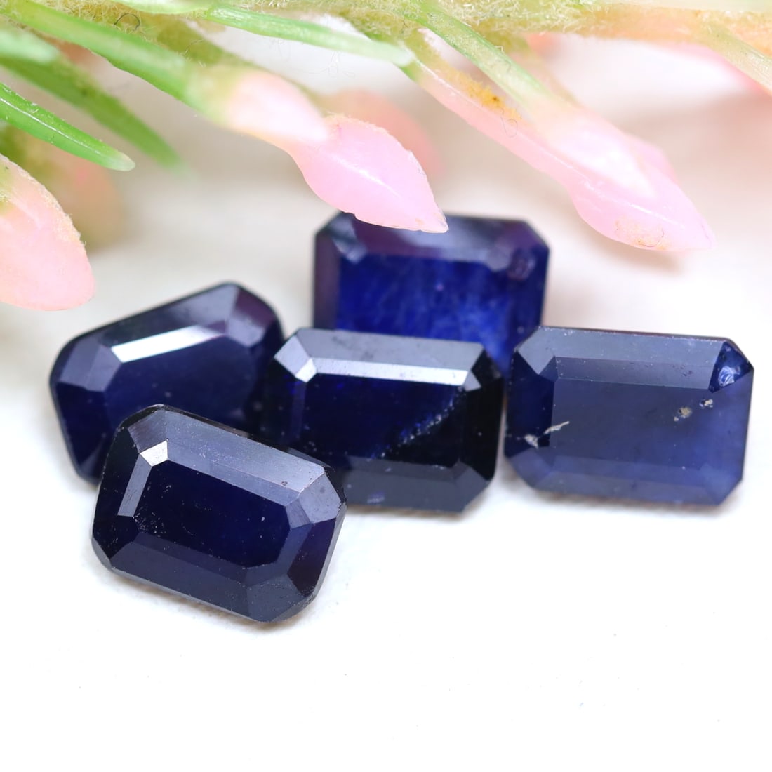 4.90Ct Natural Madagascar Heated Blue Sapphire Gemstone Lots in Octagon Cuts, 526B: Ksmith Jewels Global Welcome to our auction house, today auction brought to you by Ksmith Jewels Global based in Penang, Malaysia specialize in all kinds of opal and color gemstone both in manufacturi