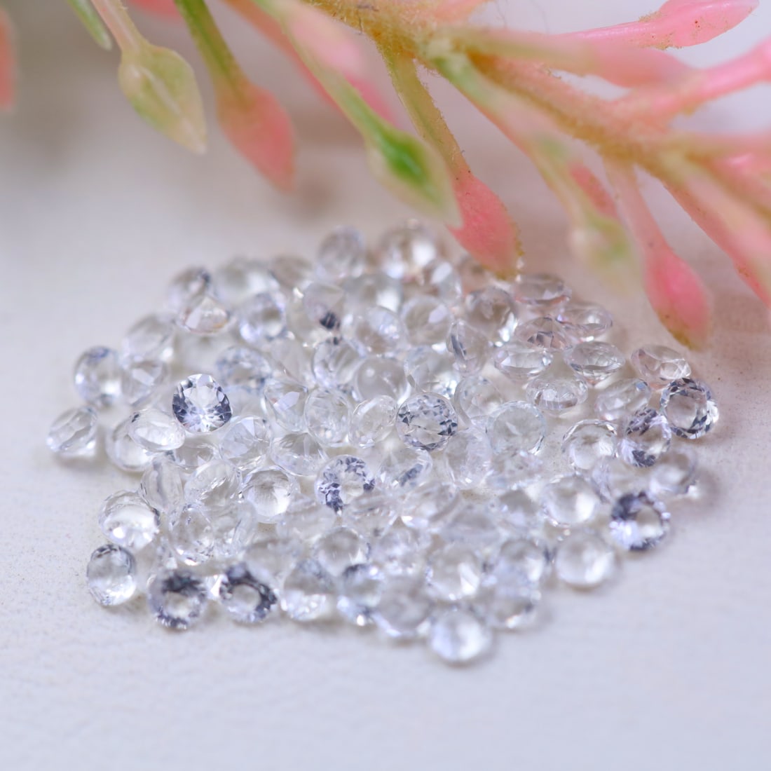 2MM 3.66Ct Natural White Topaz Gemstone - Brazil Topaz - Round Gemstone LOT OT6667, 844A: Ksmith Jewels Global Welcome to our auction house, today auction brought to you by Ksmith Jewels Global based in Penang, Malaysia specialize in all kinds of opal and color gemstone both in manufacturi