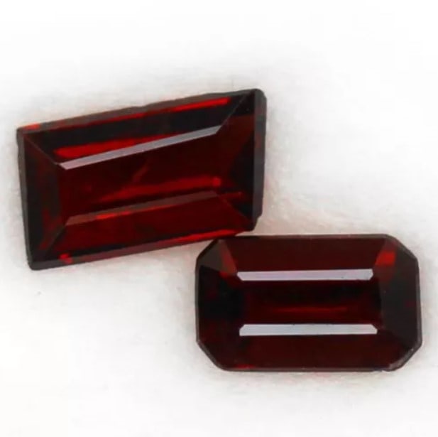 1.21Ct Natural 2PCS.AAA++DEEP RED COLOR SPINEL MOGOK NATURAL GEMSTONE FANCY CUT, 1171B: Ksmith Jewels Global Welcome to our auction house, today auction brought to you by Ksmith Jewels Global based in Penang, Malaysia specialize in all kinds of opal and color gemstone both in manufacturi