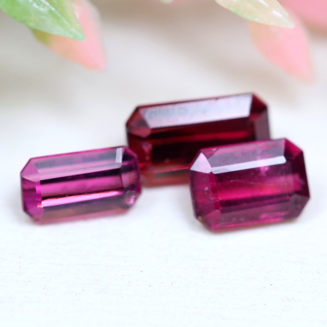 2.00Ct Natural Fancy Cut Purplish Rhodolite Garnet for Jewelry Making Lots, 528B: Ksmith Jewels Global Welcome to our auction house, today auction brought to you by Ksmith Jewels Global based in Penang, Malaysia specialize in all kinds of opal and color gemstone both in manufacturi