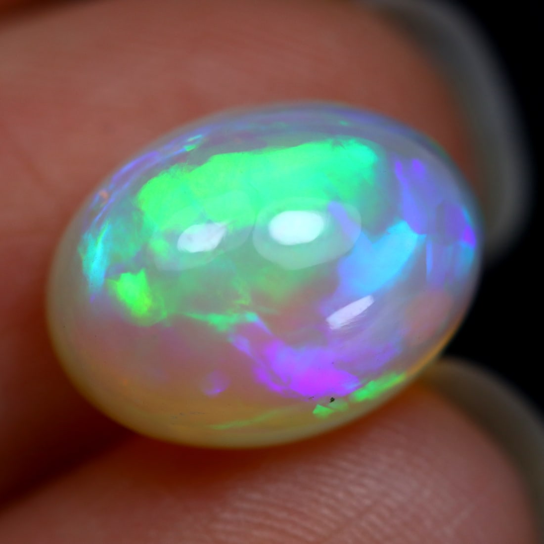 3.73Ct Brilliant Rainbow Flash Ethiopian Welo Opal, 1164MZ: Ksmith Jewels Global Welcome to our auction house, today auction brought to you by Ksmith Jewels Global based in Penang, Malaysia specialize in all kinds of opal and color gemstone both in manufacturi