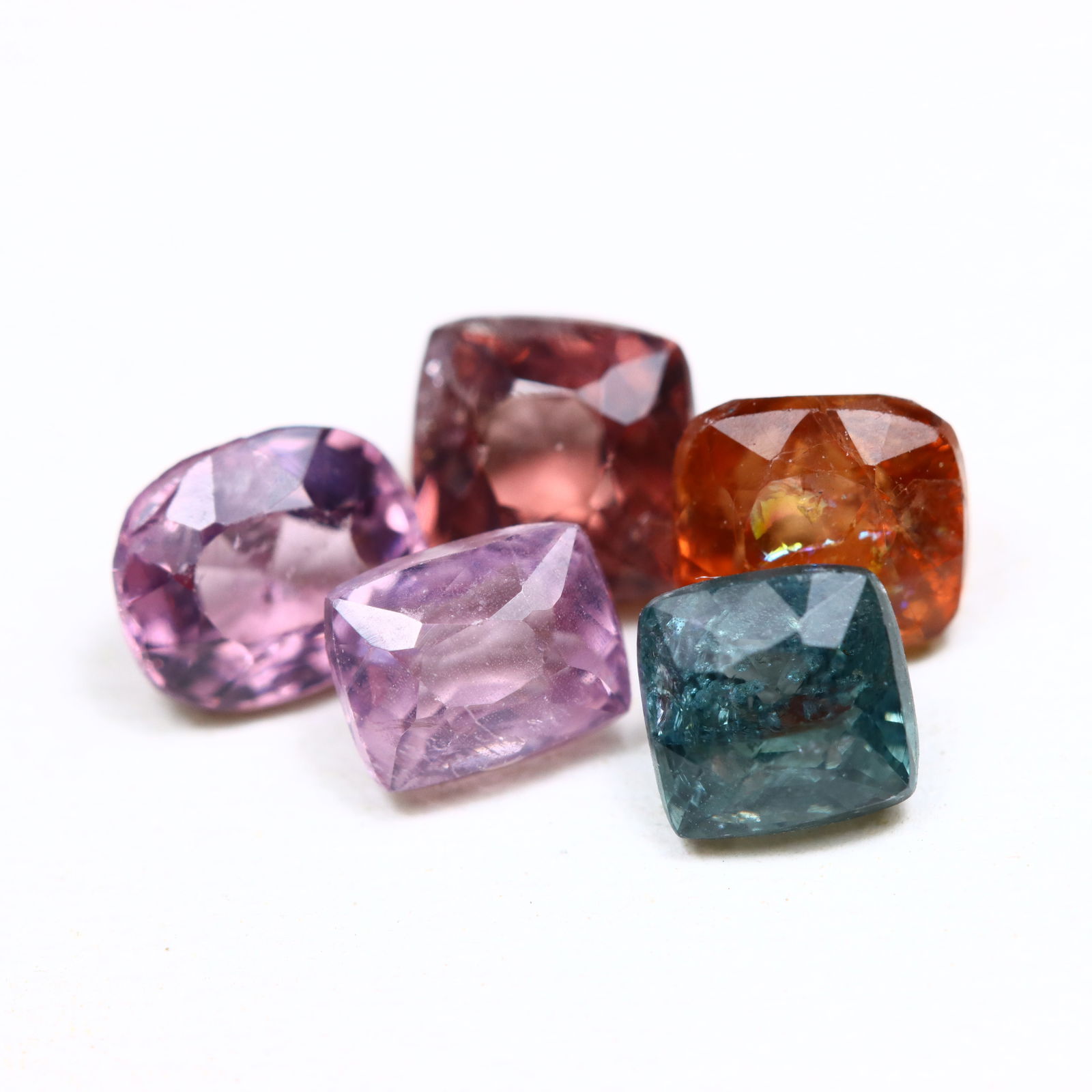 2.78Ct Natural Multi Color Cushion Burmese Spinel in Lot, 282B: Ksmith Jewels Global Welcome to our auction house, today auction brought to you by Ksmith Jewels Global based in Penang, Malaysia specialize in all kinds of opal and color gemstone both in manufacturi