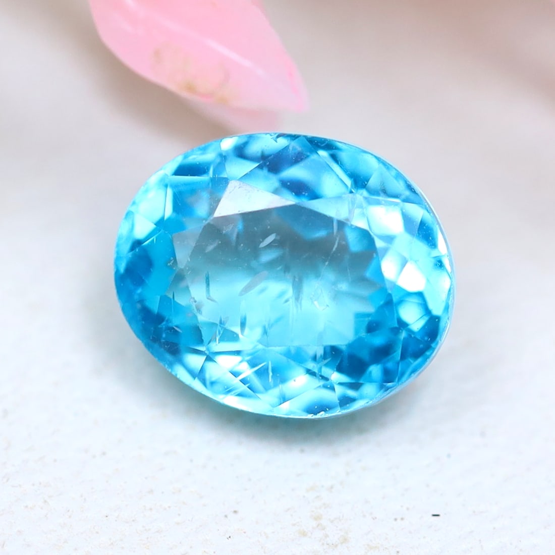 Apatite 0.82Ct Natural Unheated Blue Apatite Madagascar For Jewelry Making, 92MZ: Ksmith Jewels Global Welcome to our auction house, today auction brought to you by Ksmith Jewels Global based in Penang, Malaysia specialize in all kinds of opal and color gemstone both in manufacturi