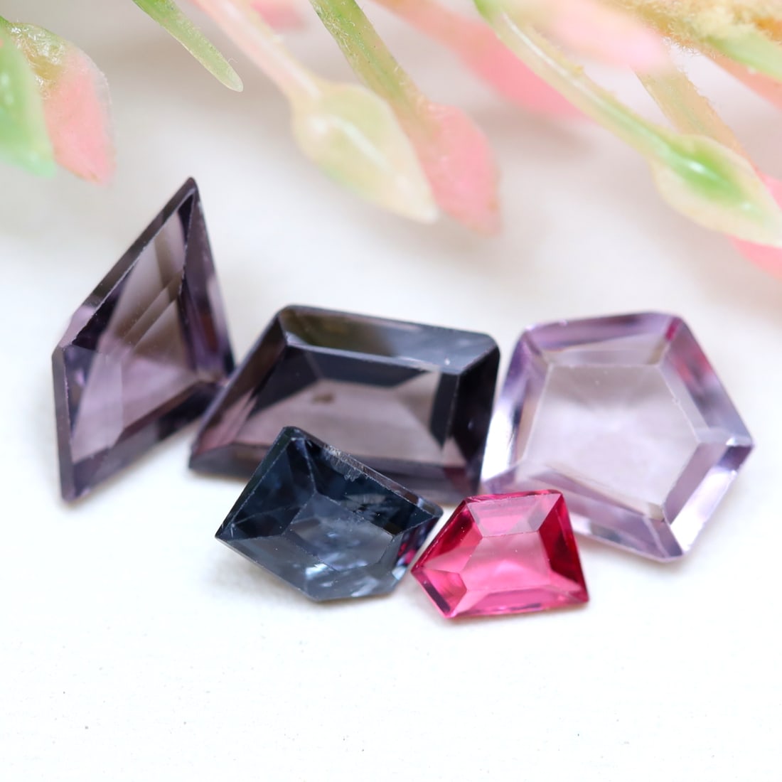 2.74Ct Natural 5PCS.AAA++COLOR SPINEL MOGOK NATURAL GEMSTONE FANCY CUT, 517A: Ksmith Jewels Global Welcome to our auction house, today auction brought to you by Ksmith Jewels Global based in Penang, Malaysia specialize in all kinds of opal and color gemstone both in manufacturi