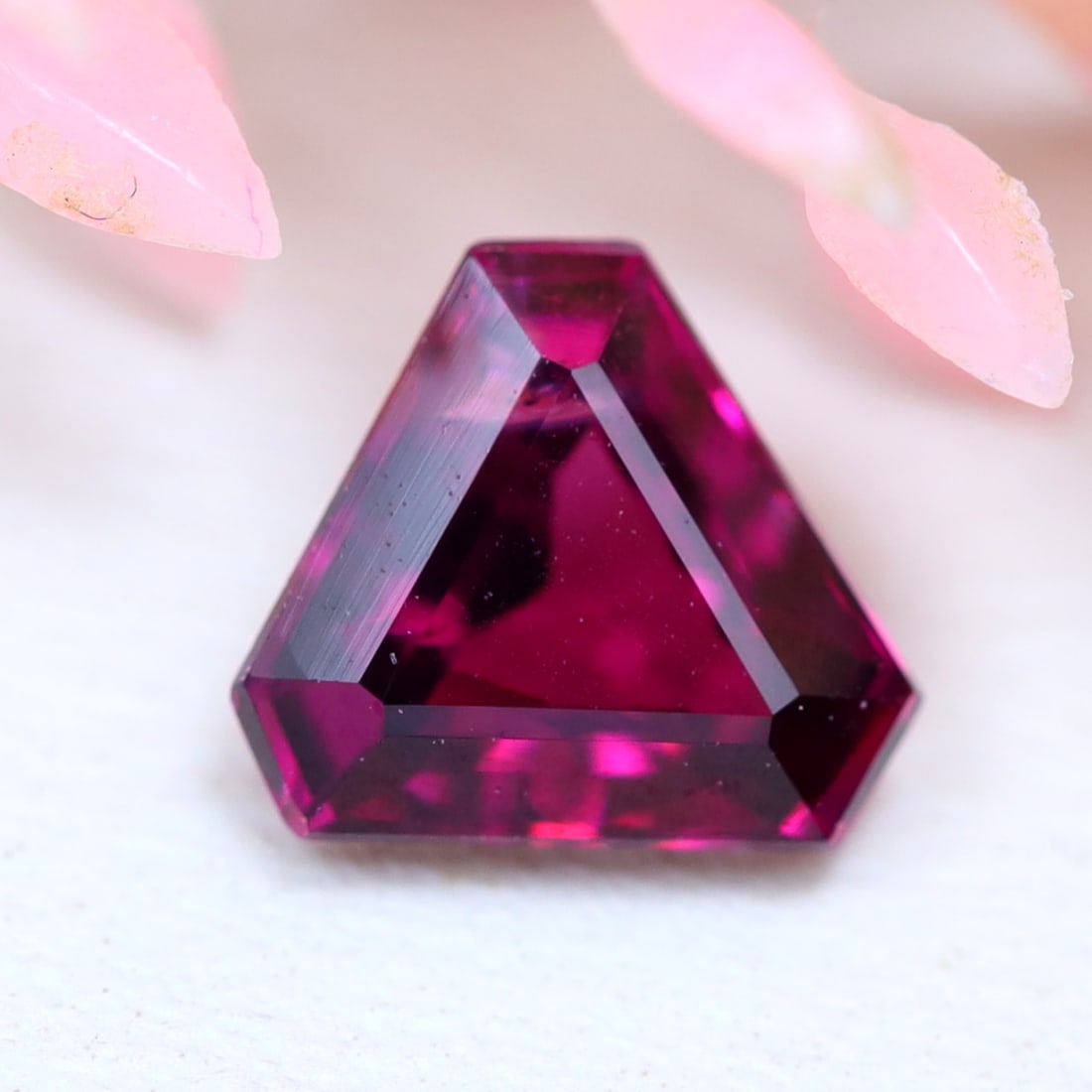 1.07Ct Natural Fancy Cut Purplish Rhodolite Garnet for Jewelry Making, 6MZ: Ksmith Jewels Global Welcome to our auction house, today auction brought to you by Ksmith Jewels Global based in Penang, Malaysia specialize in all kinds of opal and color gemstone both in manufacturi