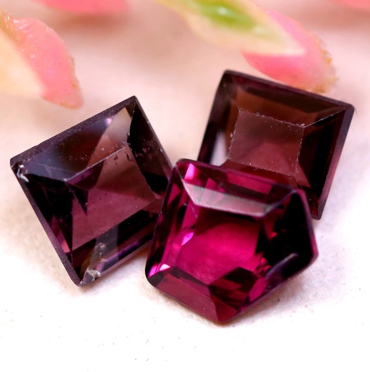 1.75Ct Natural 3PCS.AAA++COLOR SPINEL MOGOK NATURAL GEMSTONE FANCY CUT, 224B: Ksmith Jewels Global Welcome to our auction house, today auction brought to you by Ksmith Jewels Global based in Penang, Malaysia specialize in all kinds of opal and color gemstone both in manufacturi