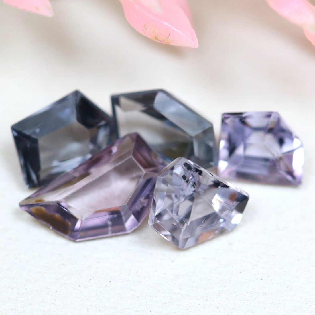 2.43Ct Natural 5PCS AAA++ Color Spinel Mogok Natural Gemstones Fancy Cut, 69MZ: Ksmith Jewels Global Welcome to our auction house, today auction brought to you by Ksmith Jewels Global based in Penang, Malaysia specialize in all kinds of opal and color gemstone both in manufacturi