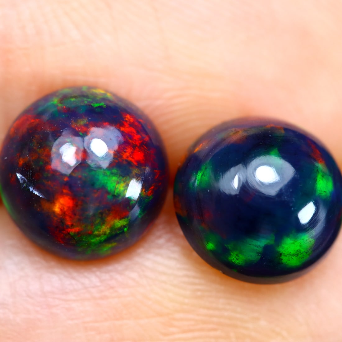 2.61Ct Natural Flashy Rainbow Smoked Ethiopian Welo Opal, 554B: Ksmith Jewels Global Welcome to our auction house, today auction brought to you by Ksmith Jewels Global based in Penang, Malaysia specialize in all kinds of opal and color gemstone both in manufacturi