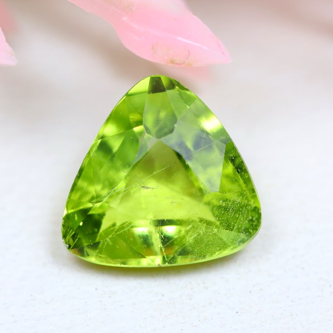 1.25Ct Natural Pakistan Clean Green Peridot Gemstone For Jewelry Making, 822B: Ksmith Jewels Global Welcome to our auction house, today auction brought to you by Ksmith Jewels Global based in Penang, Malaysia specialize in all kinds of opal and color gemstone both in manufacturi