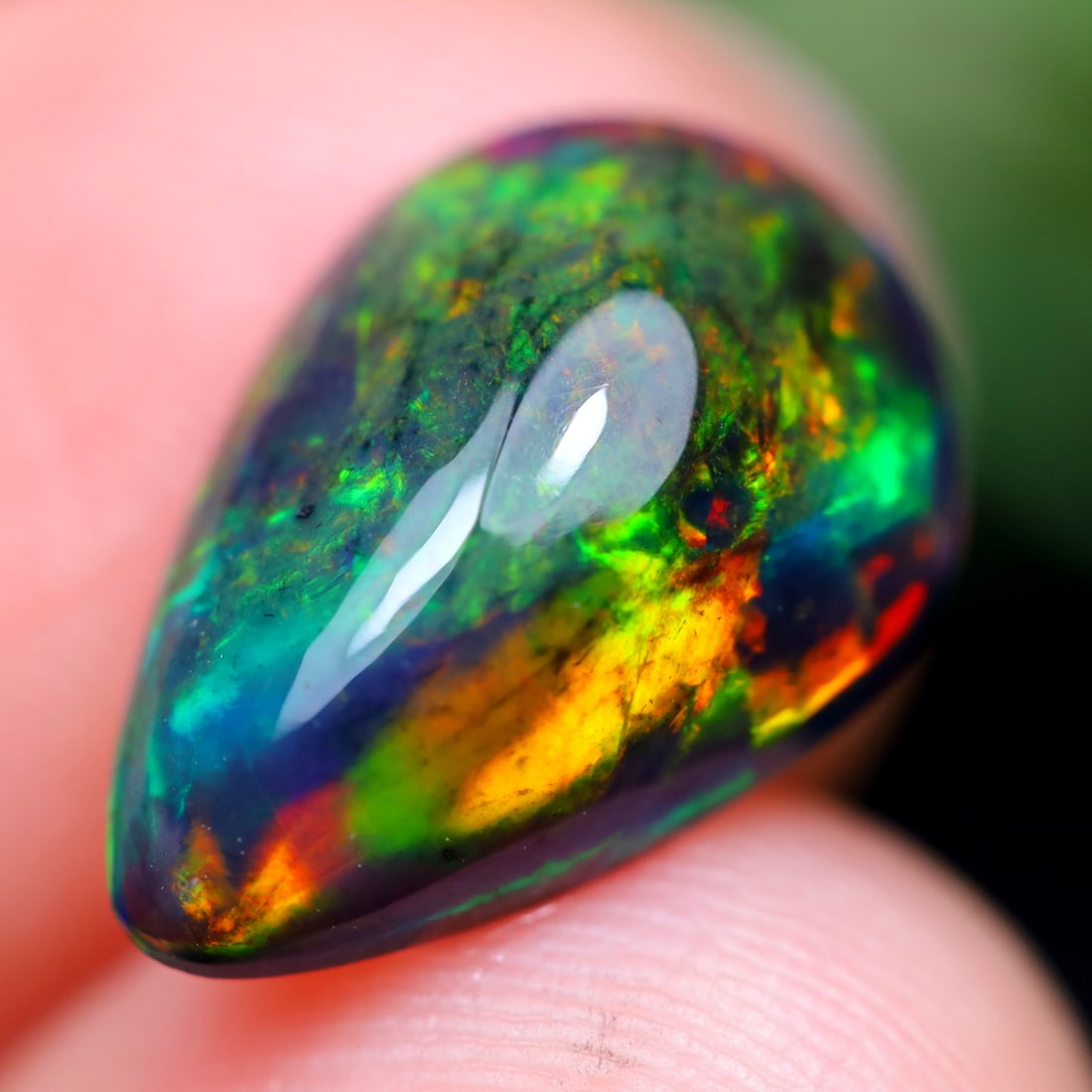 1.73Ct Natural Flashy Rainbow Smoked Ethiopian Welo Opal, 1184B: Ksmith Jewels Global Welcome to our auction house, today auction brought to you by Ksmith Jewels Global based in Penang, Malaysia specialize in all kinds of opal and color gemstone both in manufacturi