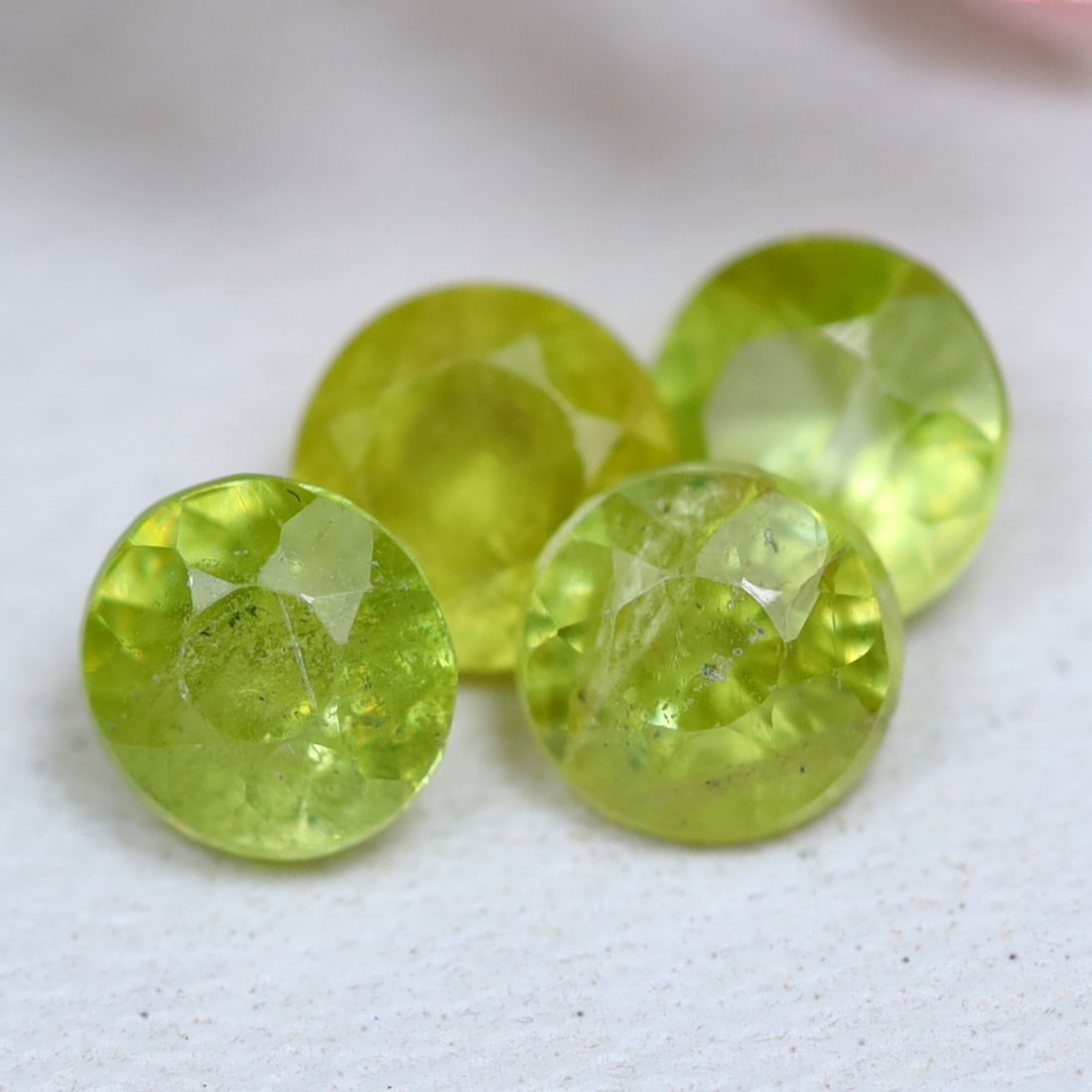 Sphene 1.21Ct Natural Round Cut Unheated Yellowish Green Sphene Lot, 582MZ: Ksmith Jewels Global Welcome to our auction house, today auction brought to you by Ksmith Jewels Global based in Penang, Malaysia specialize in all kinds of opal and color gemstone both in manufacturi