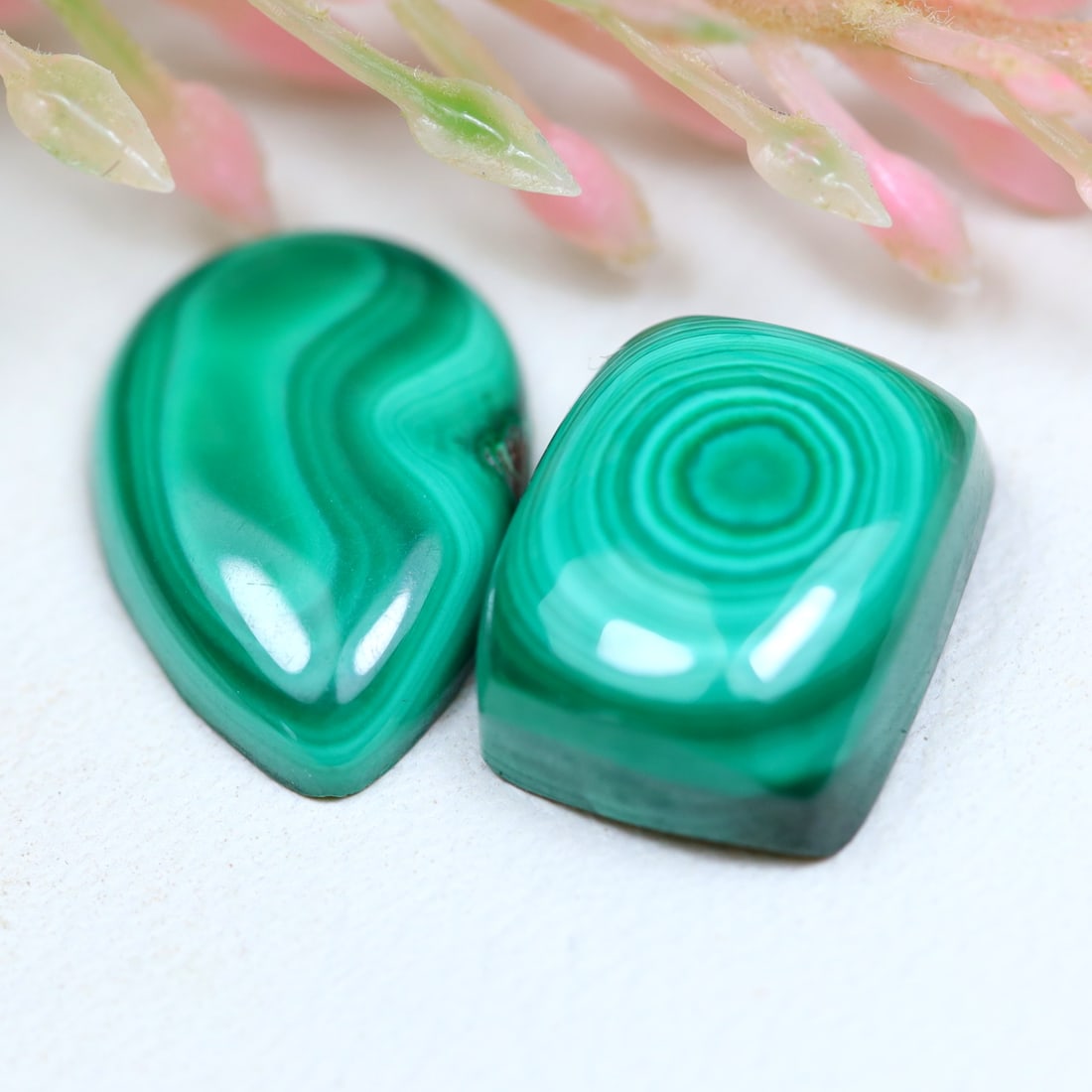 11.72Ct Natural Green Malachite 2 Pcs Smooth Cabochon for Jewelry Making, 522B: Ksmith Jewels Global Welcome to our auction house, today auction brought to you by Ksmith Jewels Global based in Penang, Malaysia specialize in all kinds of opal and color gemstone both in manufacturi